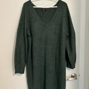 Reitmans Forest Green V-Neck Long Sleeve Dress